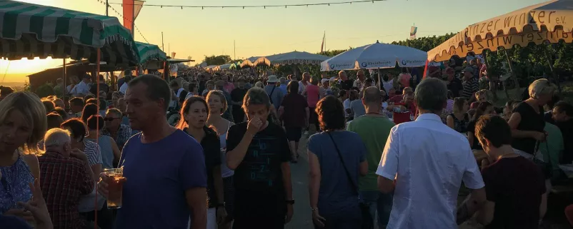 Fest mit Jugendlichen in Tirol