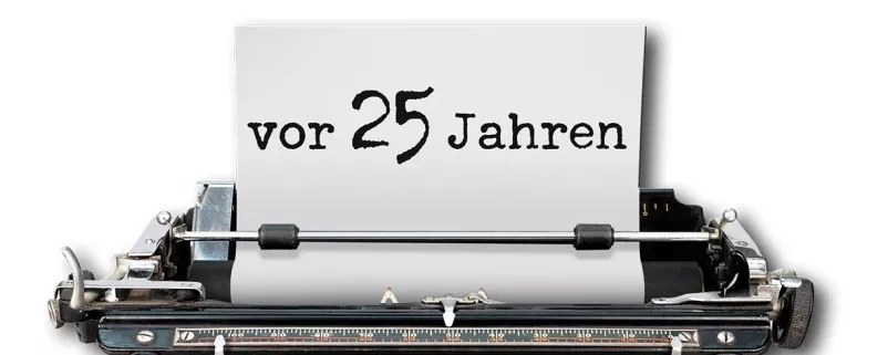Schreibmaschine mit 25 Jahren als Schrift