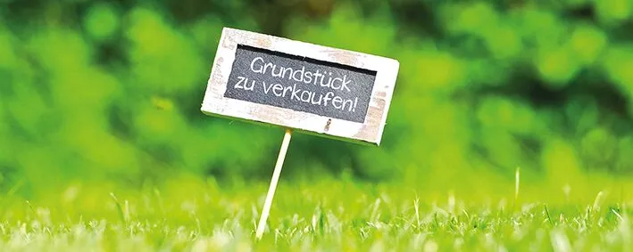 Schild "Grundstück zu verkaufen"