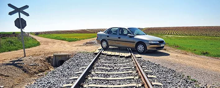 unbeschrankter Bahnübergang