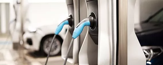 Ladestationen für Elektro-Autos in einer Tiefgarage