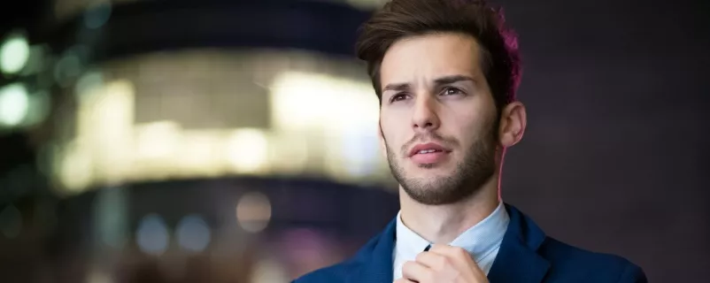 Junger Manager im ländlichen Raum