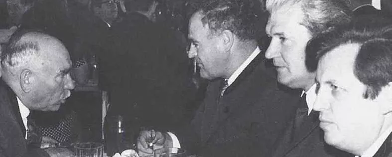 Hermann Laferl, LH Andreas Maurer, Verbandsgeschäftsführer Ernst Brosig und der spätere LH Siegfried Ludwig.