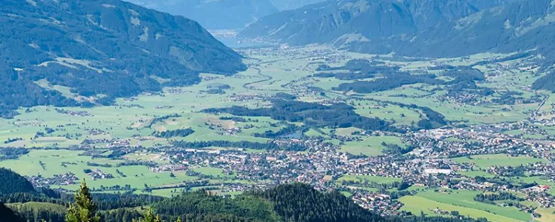 Blick nach Zell am See und Saalfelden, Zeller Becken, Hohe Tauern