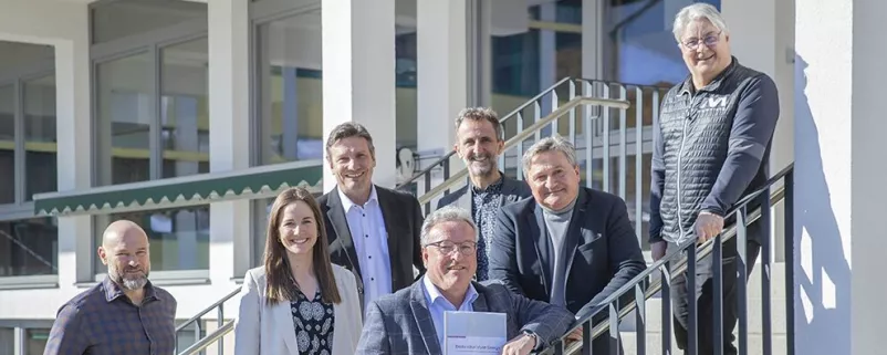 Vizebürgermeister Thomas Mayr, Christina Standl, Gerhard Löffler, Landeshauptmann-Stellvertreter Heinrich Schellhorn, Helmut Strasser, Bürgermeister Franz Eder, Wolfgang Hartl.