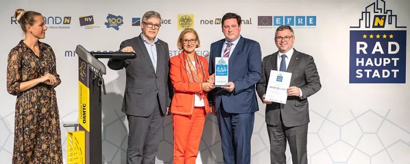 Radland NÖ-Geschäftsführerin, Susanna Hauptmann, ÖAMTC-Landesdirektor Ernst Kloboucnik, Landeshauptfrau Johanna Mikl-Leitner, der Badener Bürgermeister  Stefan Szirucsek und Landesrat Ludwig Schleritzko.