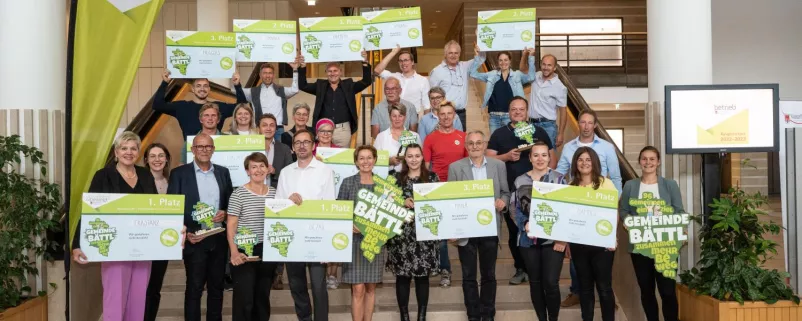 die Vertreterinnen und Vertreter der Siegergemeinden der Gemeinde Bättl
