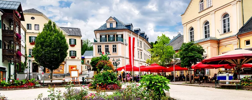 Am Kurhaus-Platz in der Innenstadt von Bad Aussee
