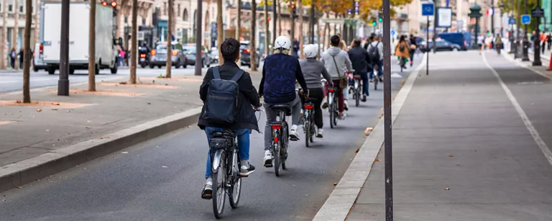 Radfahren fahren entlang der Seine