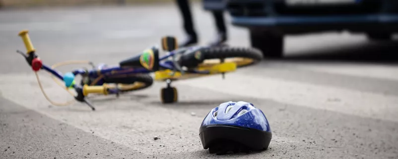 Helm eines verunglückten Kindes