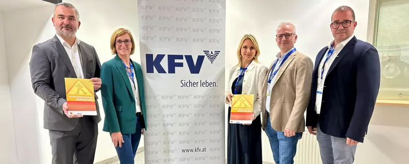 Landesrat Heinrich Dorner, die Leiterin Mobilitätszentrale Burgenland, Christine Zopf-Renner, Sabine Kaulich vom KFV, Holger Bierbaum, Hauptreferatsleiter Verkehr im Amt der Bgld. Landesregierung, und Christoph Feymann vom KFV.