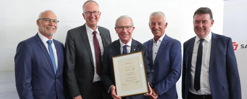 Alt-Präsident Gernot Mitterer, Präsident Manfred Sampl, Landeshauptmann Wilfried Haslauer, Alt-Präsident Helmut Mödlhammer und Verbandsdirektor Martin Huber.