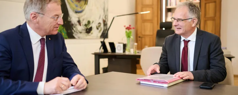 Landeshauptmann Thomas Stelzer und Finanzminister Markus Marterbauer