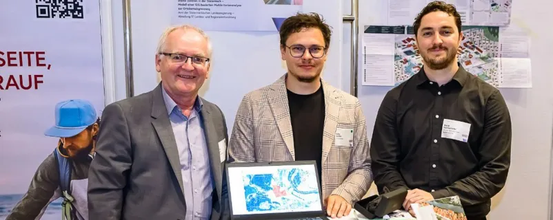 Ortskernkoordinator Stefan Spindler (Mitte) mit Gerhard Vötsch und David von der Abteilung 17, Landes und Regionalentwicklung, des Landes Steiermark.