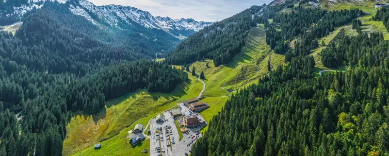 Ausblick auf das Schwarzwassertal am Hohen Ifen in Vorarlberg