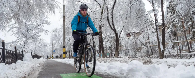 Radfahrer im Winter