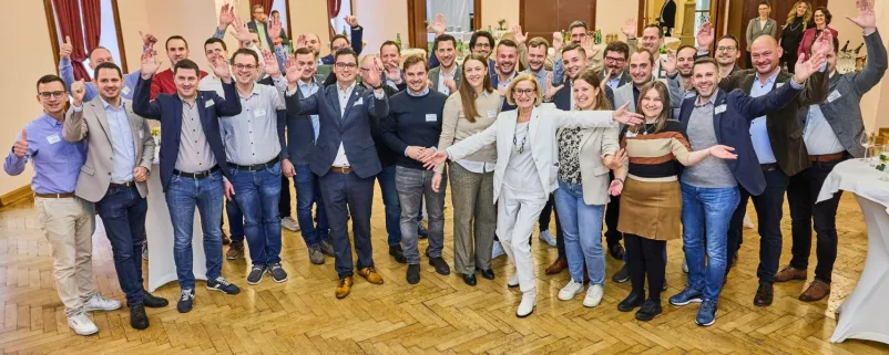 Jungbürgermeisterinnen und -bürgermeister mit Landeshauptfrau Johanna Mikl-Leitner