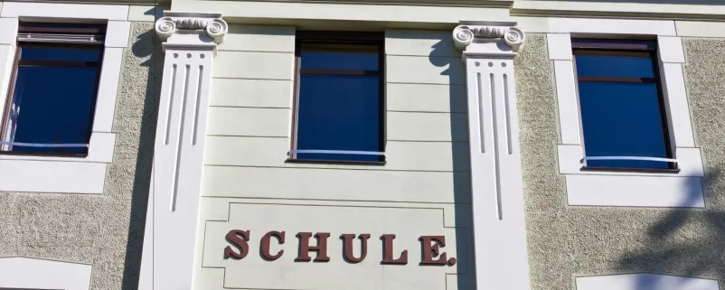 Öffentliches Schulgebäude