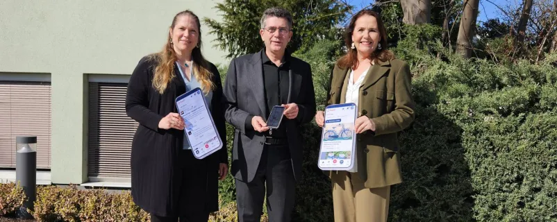 Stefanie Jirgal, Leiterin der Initiative „Stadt des Miteinanders“, Bürgermeister Peter Eisenschenk und Stadträtin Eva Koloseus.