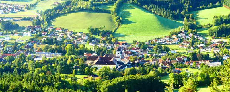 Blick auf ein Dorf