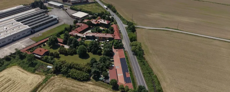 Fabrik im ländlichen Raum