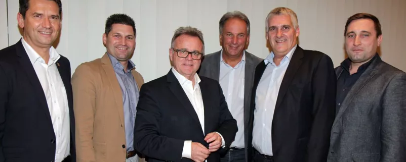 Bürgermeister aus dem Burgenland und Landeshauptmann Niessl
