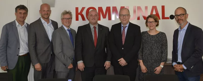 Foto von Kommunal-Mitarbeitern und Kommunalpolitikern