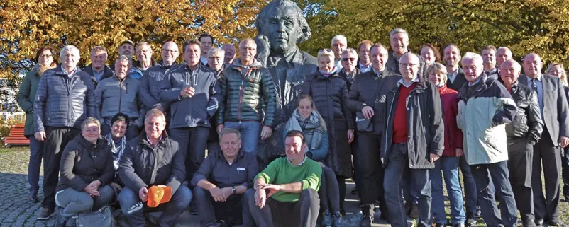 Österreichische Gemeindebunddelegation auf Gruppenfoto in Estland