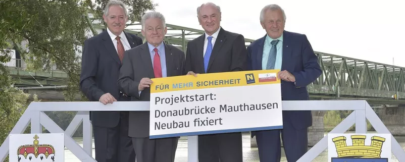 Landeshauptleute mit Bild von Projektstart