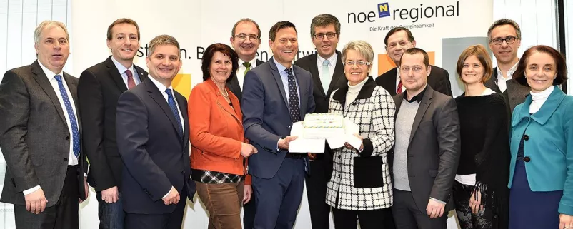 Kommunalpolitische Prominenz aus Niederösterreich bei Gruppenfoto