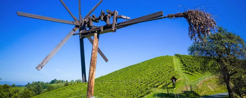 Ein altes Windrad in der Steiermark