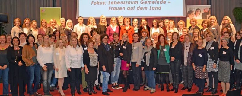 Kommunalpolitikerinnen bei Gruppenfoto