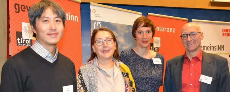 Politikwissenschaftler mit Landesrätin und anderen