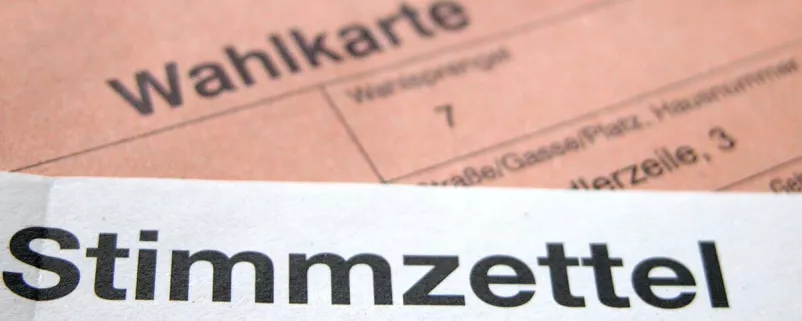 Stimmzettel in Großaufnahme