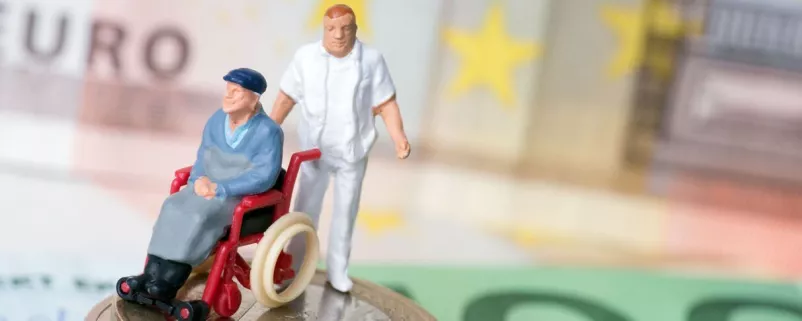 Spielfiguren auf Euroscheinen