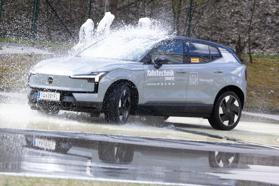 Auto beim Fahrsicherheitstraining