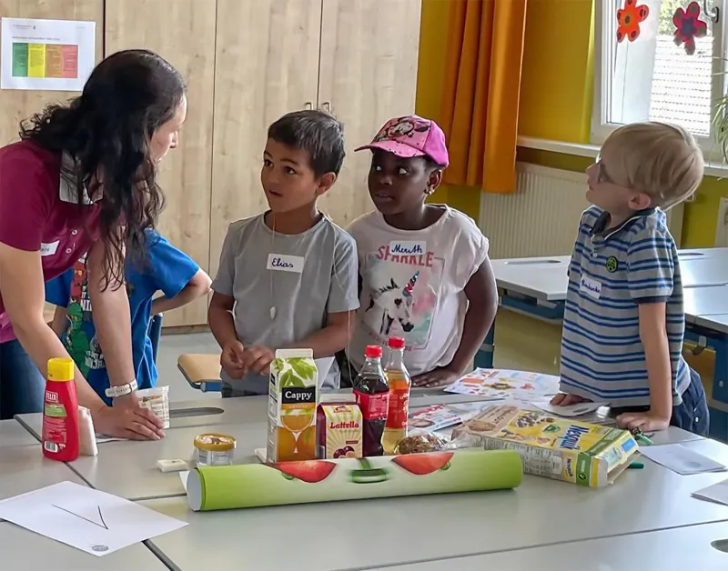 Erste Hilfe-Übung für Kinder