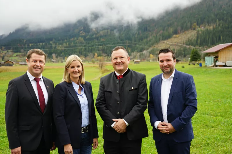 Das Präsidium des Tiroler Gemeindeverbandes: Vizepräsident Christian Tschugg (Scheffau), Vizepräsidentin Daniela Kampfl, Bürgermeisterin von Mils, Präsident Karl-Josef Schubert (Vomp) und Vizepräsident Benedikt Lentsch, Bürgermeister von Zams.