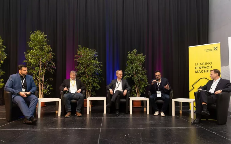 Johannes Bergmann (öGIG), Wolfgang Grasl (Lean Experts), Bernhard Göbl (Deloitte), Rechtsanwalt Martin Schiefer und Moderator Walter Gröblinger.