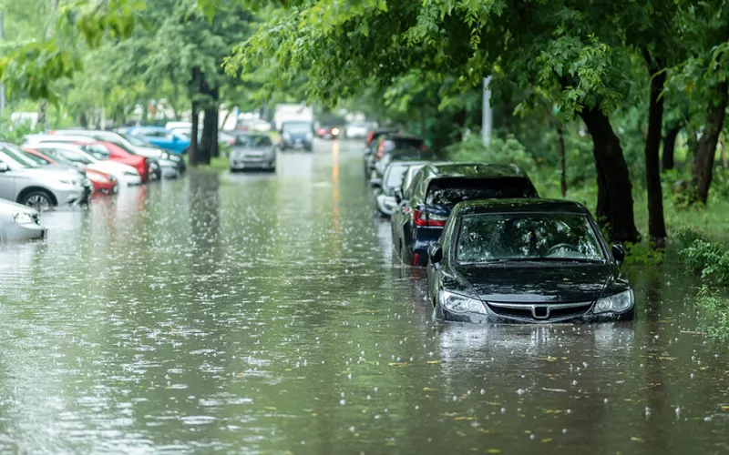 überflutete Autos