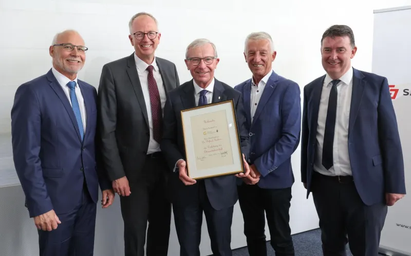 Alt-Präsident Gernot Mitterer, Präsident Manfred Sampl, Landeshauptmann Wilfried Haslauer, Alt-Präsident Helmut Mödlhammer und Verbandsdirektor Martin Huber. 