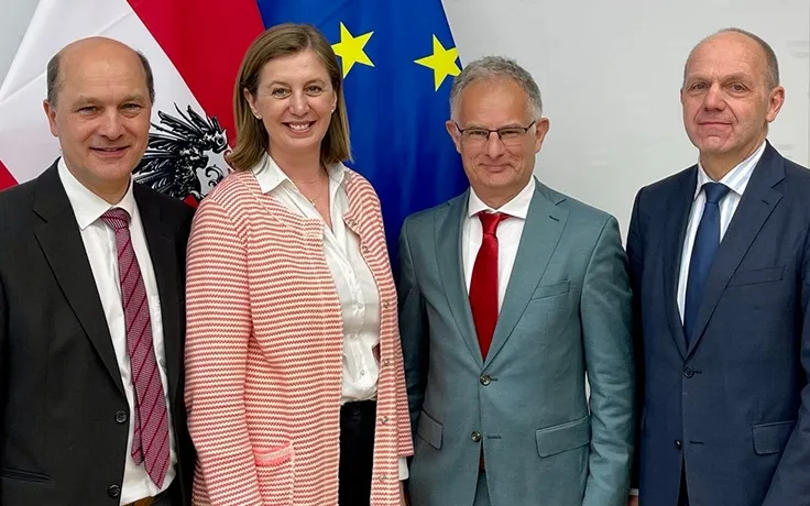 Gemeindebund-Präsident Johannes Pressl, Staatssekretärin Barbara Eibinger-Miedl, Finanzminister Markus Marterbauer und Städtebund-Generalsekretär Thomas Weninger