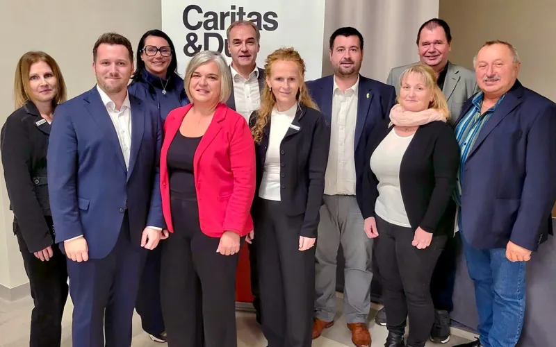 Bei einer Infoveranstaltung in Grafenschachen präsentierte Soziallandesrat Leonhard Schneemann und Caritas-Burgenland-Direktorin Melanie Balaskovics die Aufteilung der neuen Pflegeregionen.