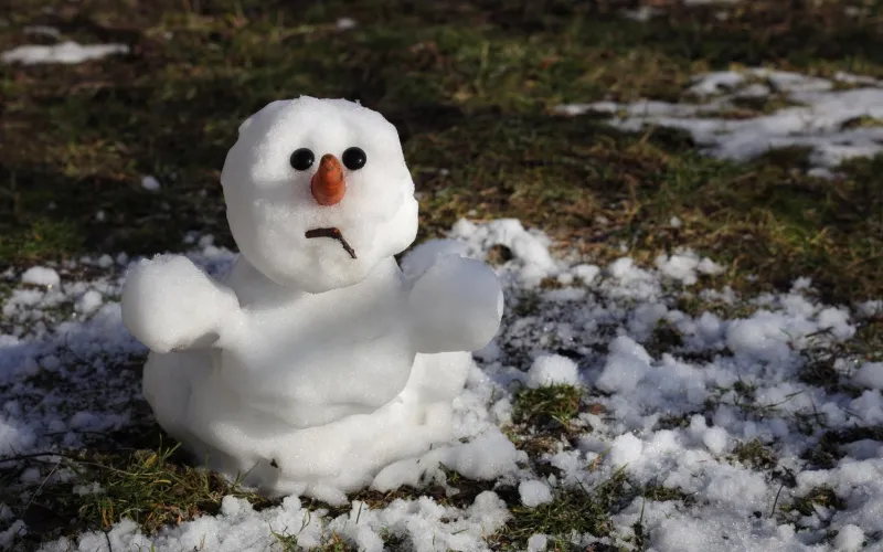 Schneemann schmilzt