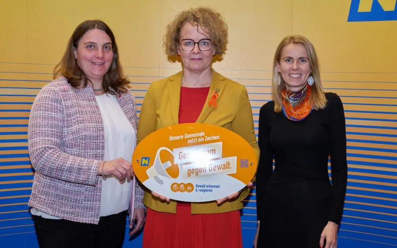  Stadträtin Barbara Doupovec (Neulengbach), Frauen-Landesrätin Christiane Teschl-Hofmeister und Gemeinderätin Kornelia Hechtl (Neulengbach)