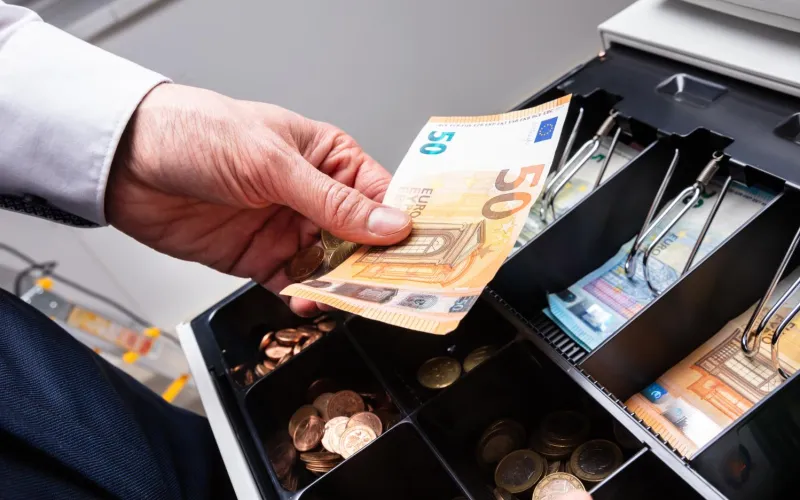 Bargeld in einer Kassa