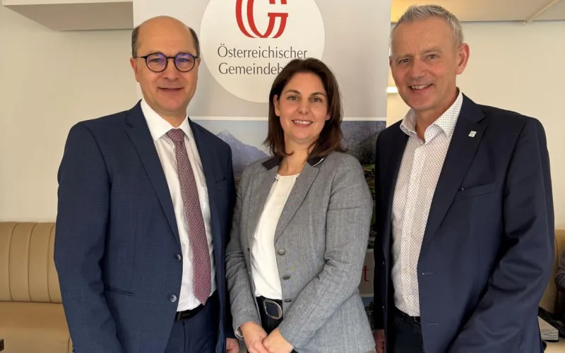 Gemeindebundpräsident Johannes Pressl, Eva Zirkler, Geschäftsführerin des GDA Amstetten, und Martin Leonhardsberger, Obmann des GVU Melk und Bürgermeister der Gemeinde Mank