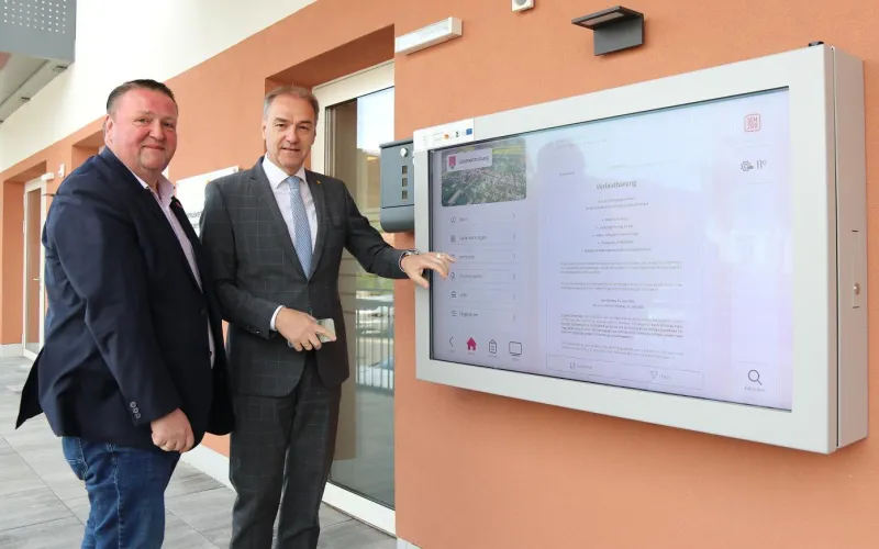 Bürgermeister Roman Kainrath und Landesrat Leonhard Schneemann 