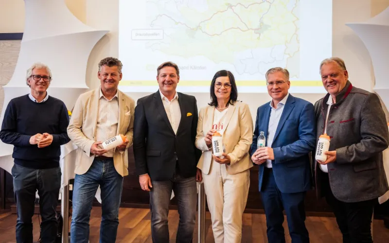 Ziviltechniker Erich Eibensteiner, Bürgermeister Christian Scheider (Klagenfurt), Bürgermeister Günther Albel (Villach), Landesrätin Marika Lagger-Pöllinger, Bürgermeister Martin Kulmer (St. Veit) und Bürgermeister Martin Treffner (Feldkirchen).