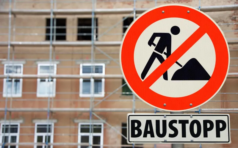 Schild "Baustopp"